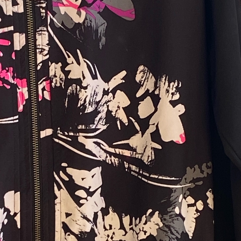 Fabletics Floral Black & Pink Zip-Up Jacket - Picture 4 of 8
